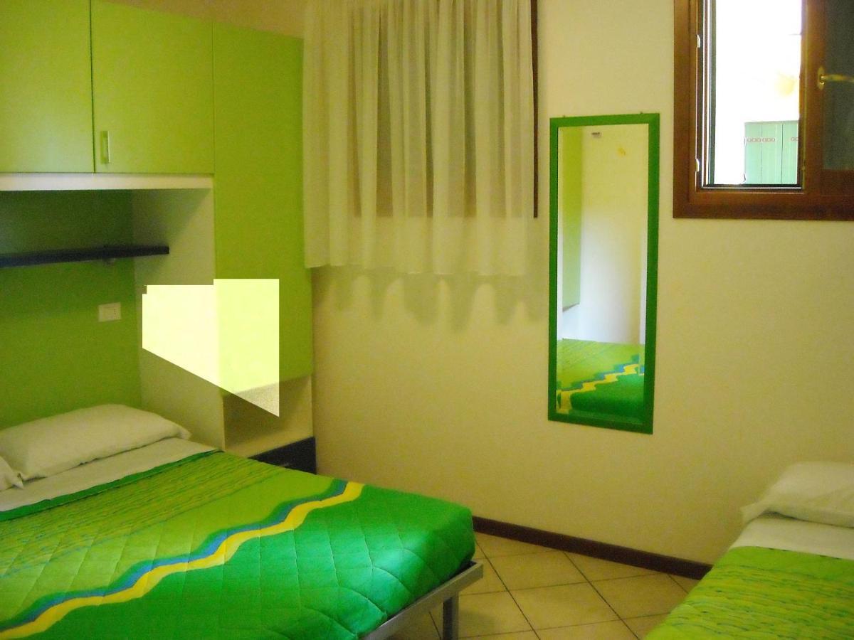 Villaggio Dei Fiori: Family-Friendly Resort with Pools and Buffet Caorle Exterior photo