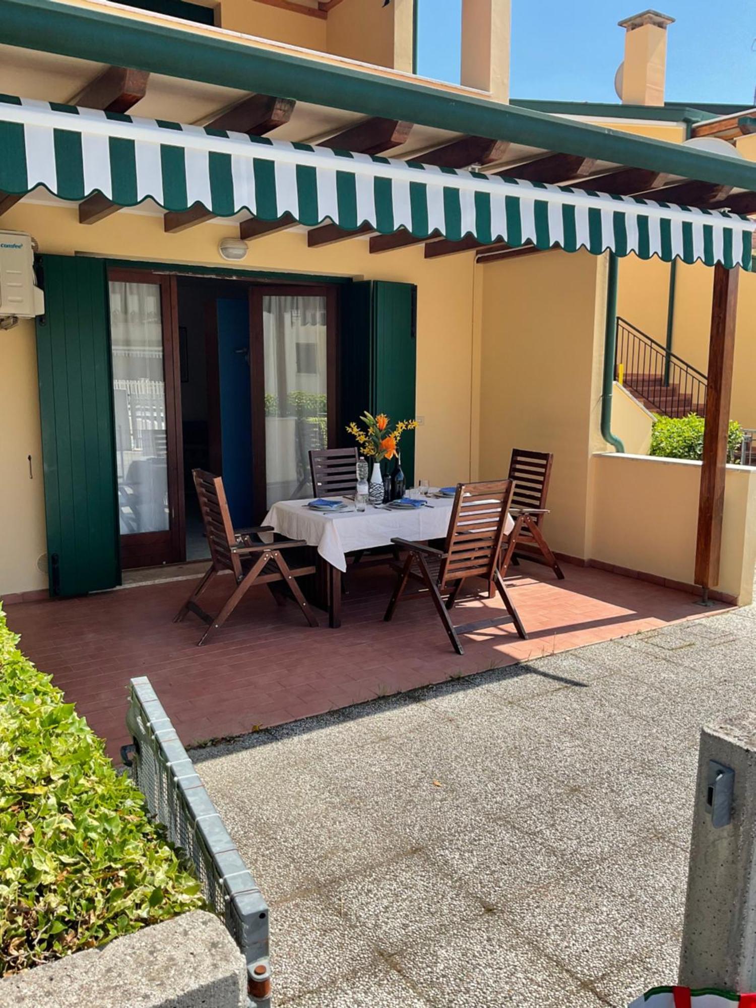 Villaggio Dei Fiori: Family-Friendly Resort with Pools and Buffet Caorle Exterior photo