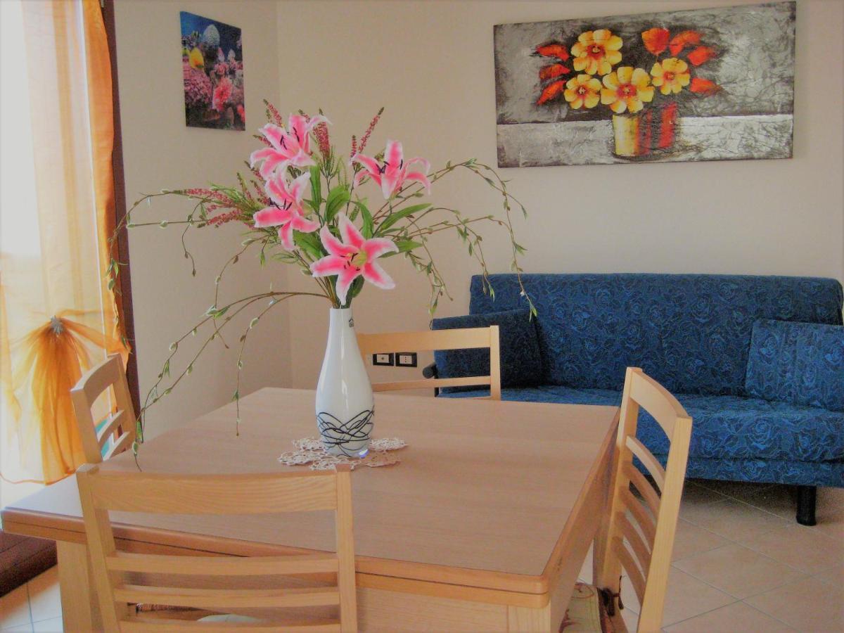 Villaggio Dei Fiori: Family-Friendly Resort with Pools and Buffet Caorle Exterior photo